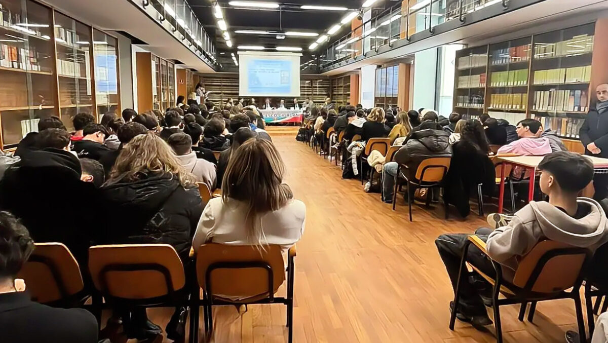 “Quando le parole feriscono”: incontro su bullismo e legalità all’IIS Francesco Giordani